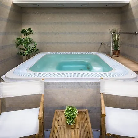 Wellness Holzberg - Krytý Relaxační Bazén, Dětský Bazén, Whirlpool, Sauna, Restaurace, Bowling, Venkovní Hřiště, Herna, Pingpong, Billiard Suchá Rudná