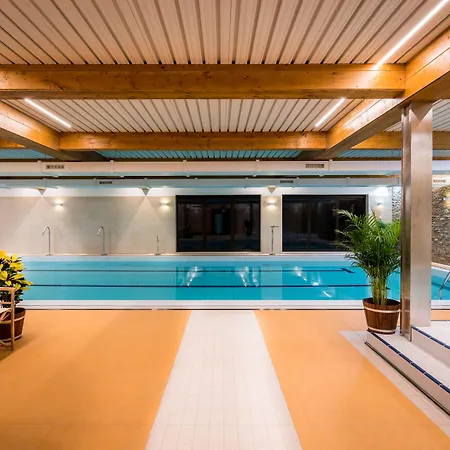 Wellness Holzberg - Kryty Relaxacni Bazen, Detsky Bazen, Whirlpool, Sauna, Restaurace, Bowling, Venkovni Hriste, Herna, Pingpong, Billiard 4*