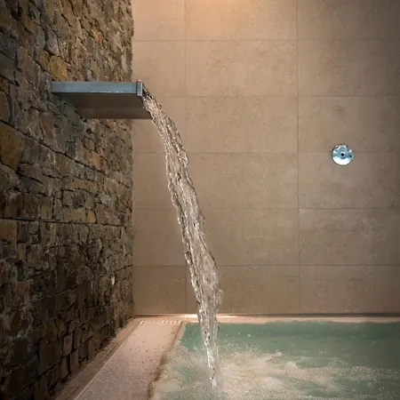 Wellness Holzberg - Krytý Relaxační Bazén, Dětský Bazén, Whirlpool, Sauna, Restaurace, Bowling, Venkovní Hřiště, Herna, Pingpong, Billiard 4*