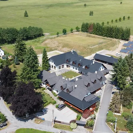 Wellness Holzberg - Kryty Relaxacni Bazen, Detsky Bazen, Whirlpool, Sauna, Restaurace, Bowling, Venkovni Hriste, Herna, Pingpong, Billiard 4* Suchá Rudná