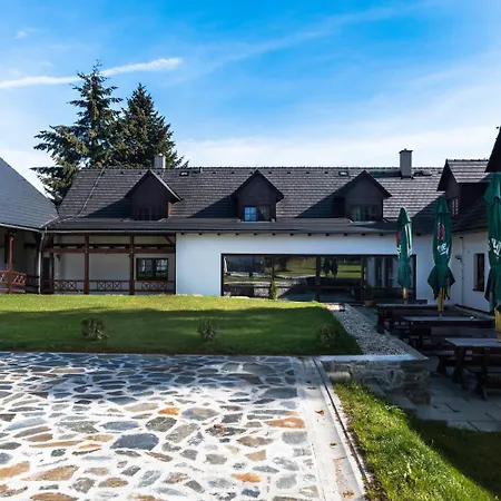 Wellness Holzberg - Krytý Relaxační Bazén, Dětský Bazén, Whirlpool, Sauna, Restaurace, Bowling, Venkovní Hřiště, Herna, Pingpong, Billiard