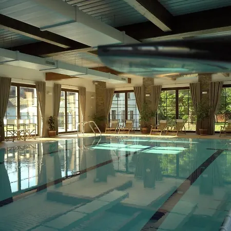 Wellness Holzberg - Krytý Relaxační Bazén, Dětský Bazén, Whirlpool, Sauna, Restaurace, Bowling, Venkovní Hřiště, Herna, Pingpong, Billiard Suchá Rudná