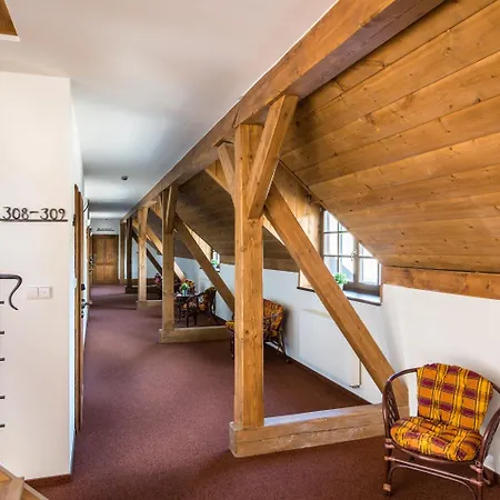 Wellness Holzberg - Krytý Relaxační Bazén, Dětský Bazén, Whirlpool, Sauna, Restaurace, Bowling, Venkovní Hřiště, Herna, Pingpong, Billiard Hotel