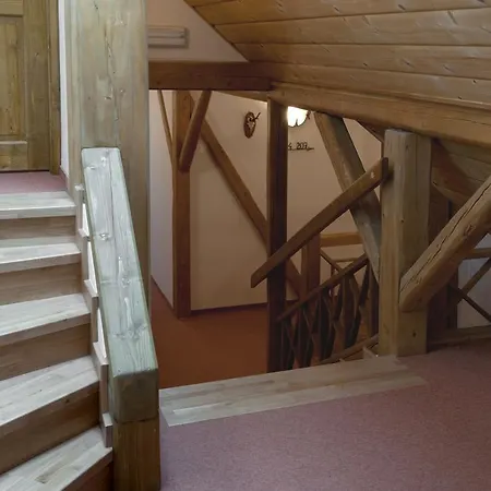 Hotel Wellness Holzberg - Kryty Relaxacni Bazen, Detsky Bazen, Whirlpool, Sauna, Restaurace, Bowling, Venkovni Hriste, Herna, Pingpong, Billiard